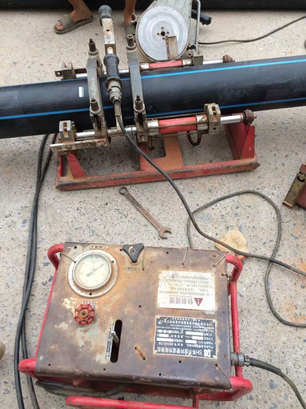 怀化济民医院Ф315mm 自来水拉管工程