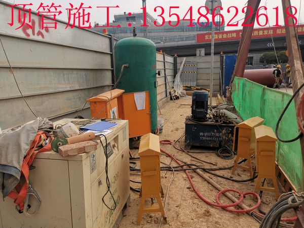 梅溪湖大桥Ф1200 mm排水顶管工程