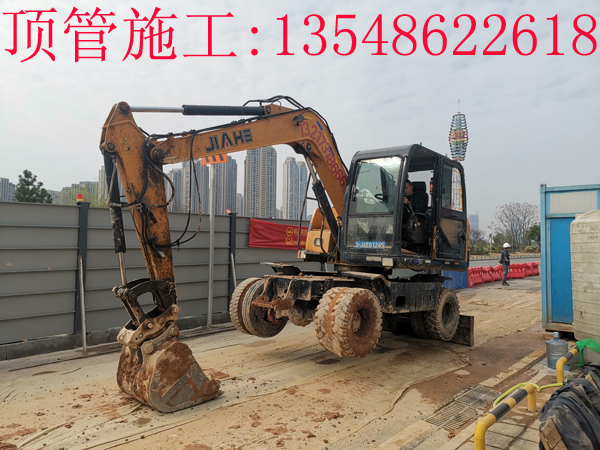 梅溪湖大桥Ф1200 mm排水顶管工程