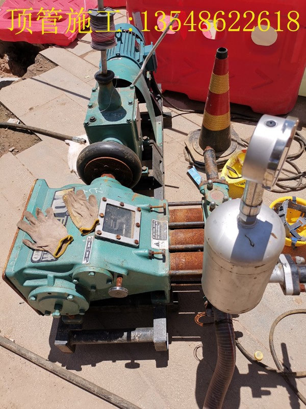 国际新城Ф400 mm玻璃钢夹砂管微型顶管